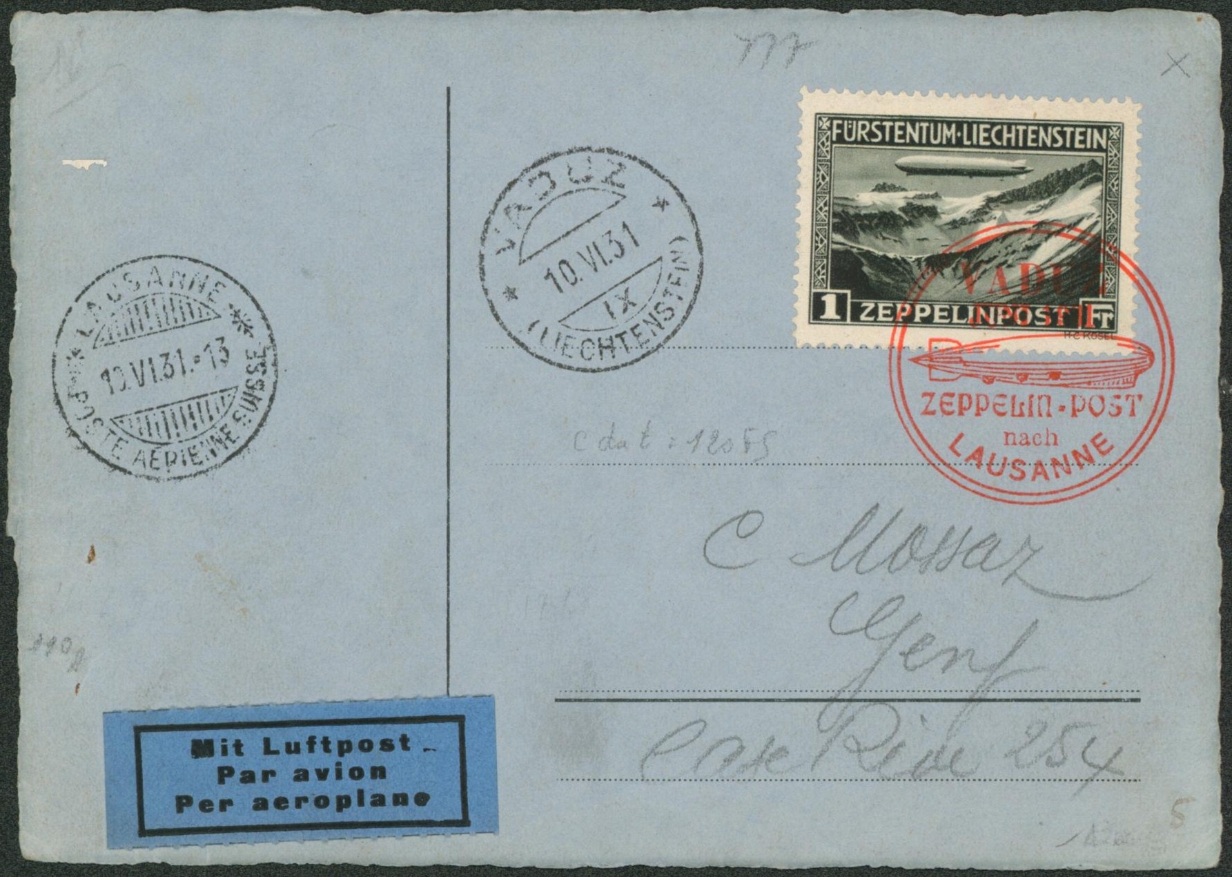 Liechtenstein - 1Fr Zeppelinpost sur Carte manuscrite sans texte + étiquette trilingue "Par avion", cachet rouge "Zeppelin-Post / Vaduz Nach Lausanne". Rare"