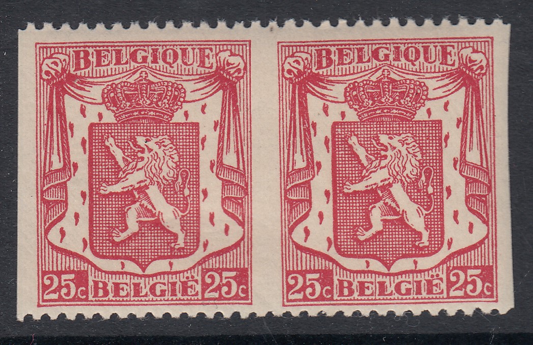 423 en paire non dentelée horizontalement.