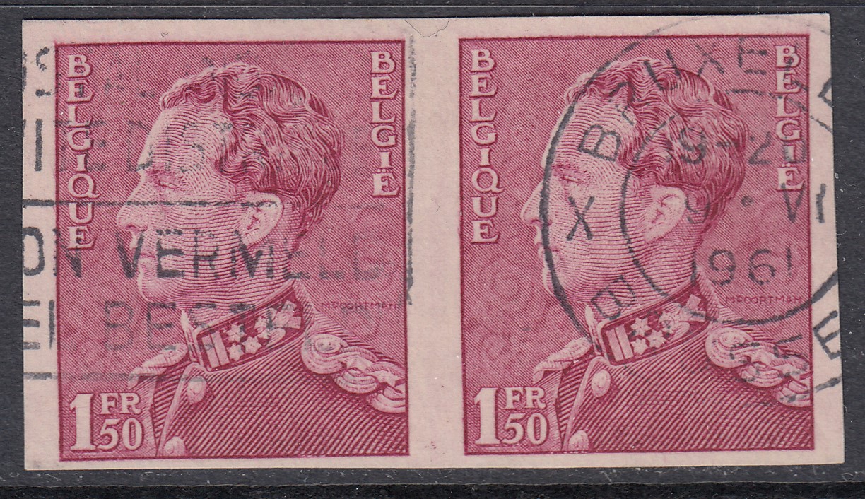 426 en paire non dentelée oblitérée. Pas courrant !.