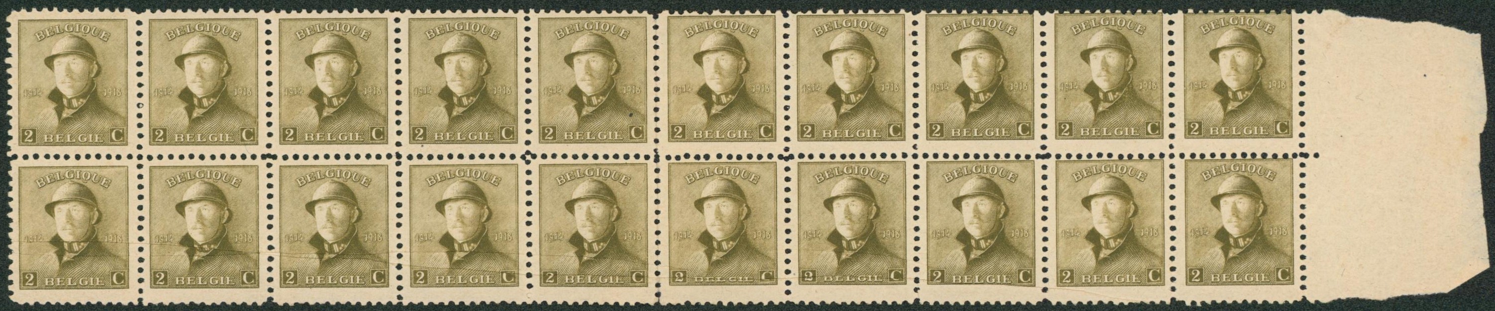 Roi Casqué - n°166 en bloc de 20** (replié en deux) dont 9 timbres avec pli accordéon ! Neuf sans charnières. TTB