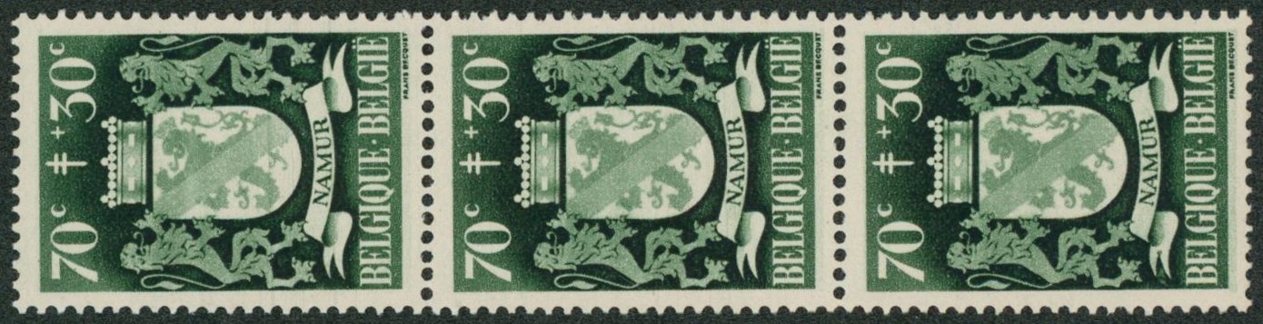 n°719** en bande de 3 + variété V1 neuf sans charnières.